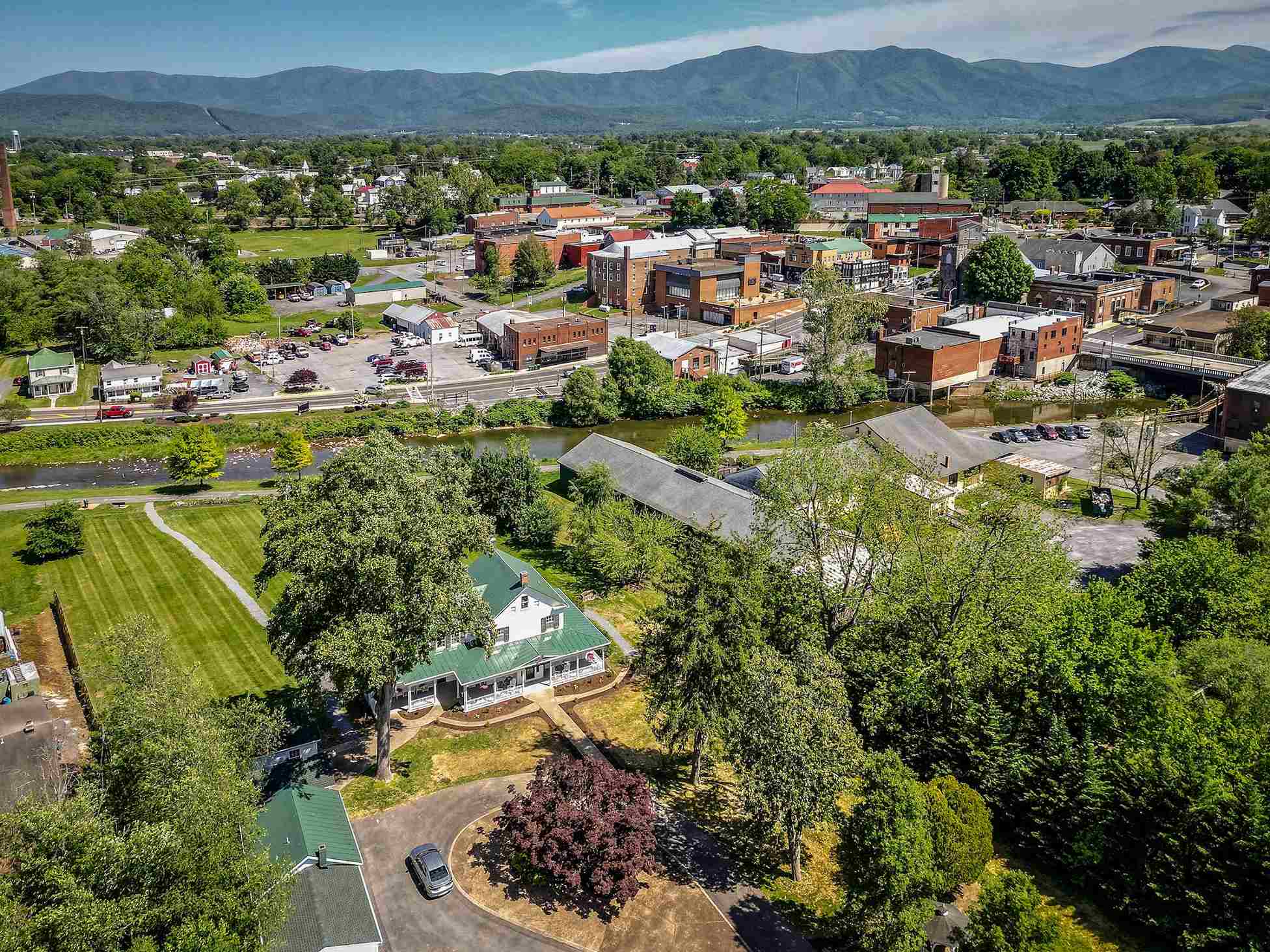 Explore Downtown Luray